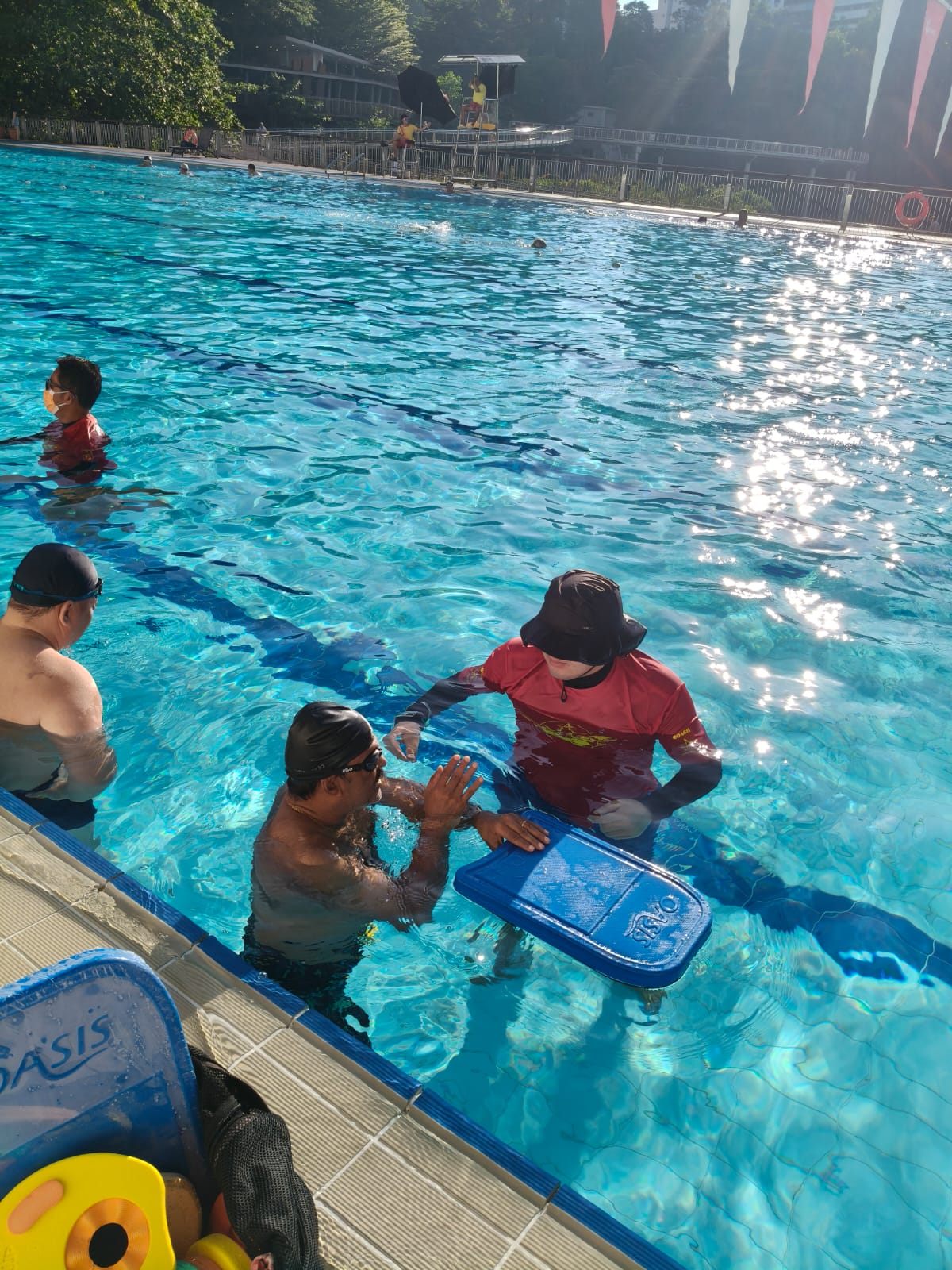 Adult beginner swimming lesson in Sengkang