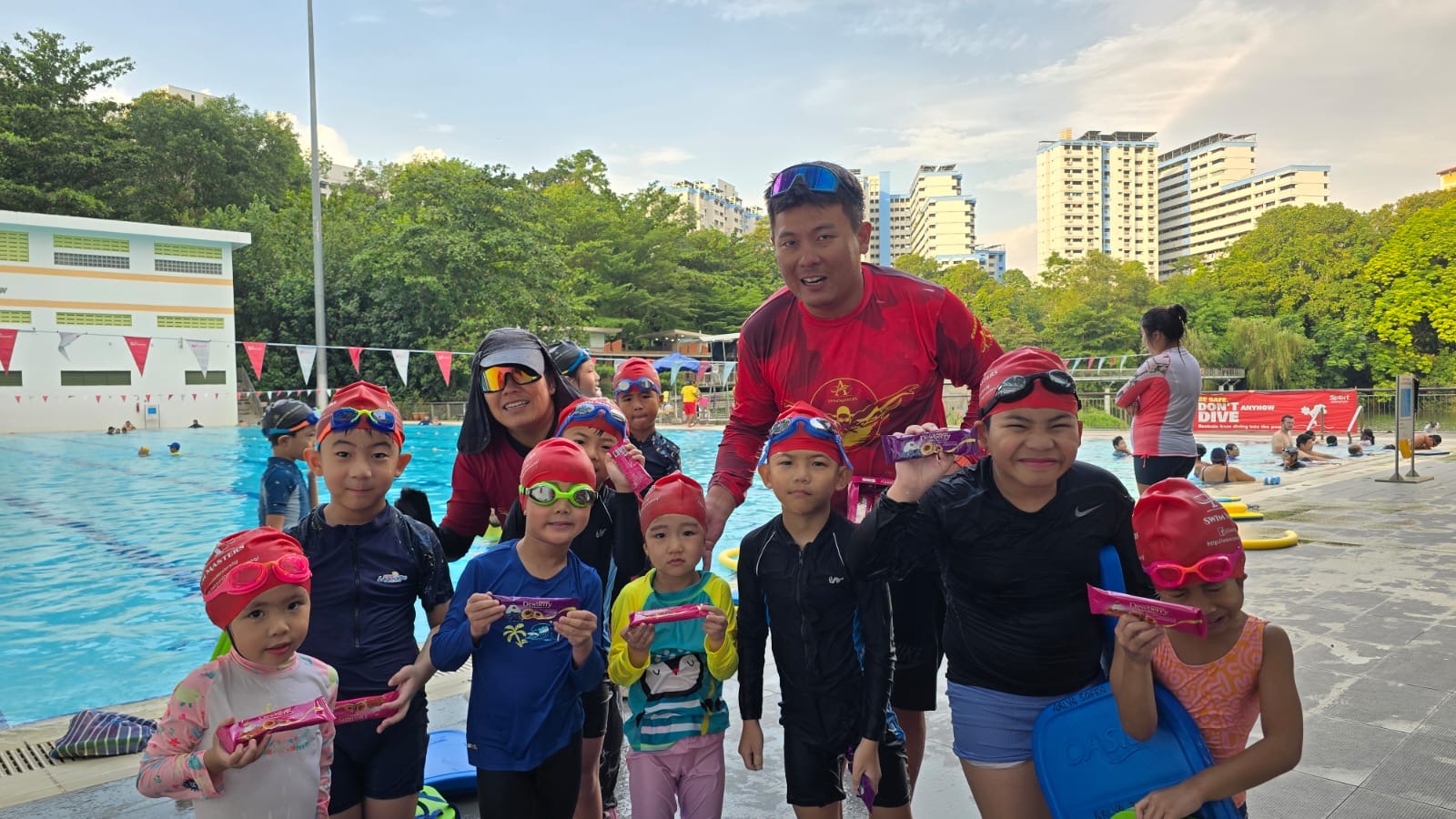 Private condo swimming lesson in Sengkang, coach travels to your pool