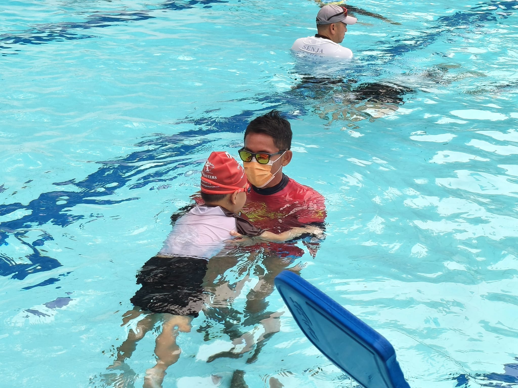 Water confidence class for beginners learning to swim in Sengkang